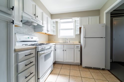 4814 Wellington Ave, Chicago IL 60641-5243 exterior