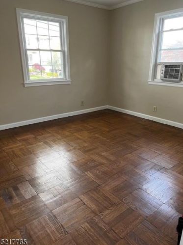 7 Sunset Dr, Clark NJ  07066-1226 exterior