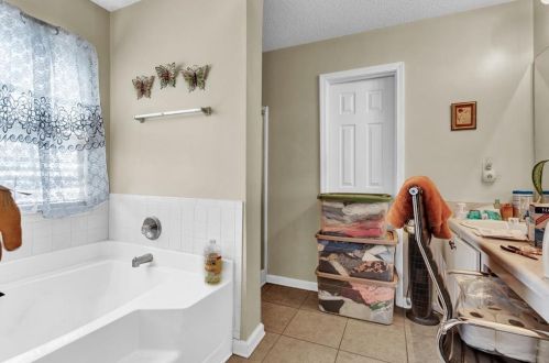 6979 Pole Crk Ct, Lithonia GA 30058 exterior