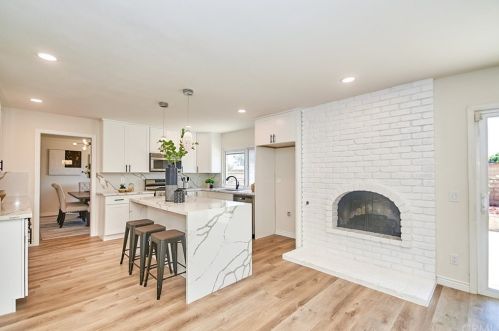 17522 Medford Ave, Tustin CA  92780-1922 exterior