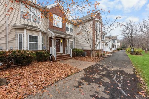 88 Forest Dr, Piscataway NJ  08854-2283 exterior