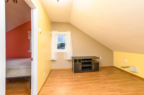 9 Ashby St, Providence RI 02919-6604 exterior