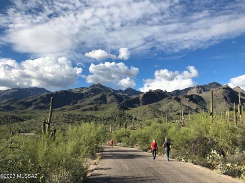 5800 Kolb Rd, Tucson AZ  14276-0908 exterior