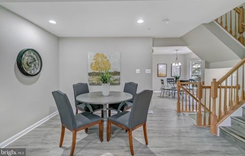 10414 Heathside Way, Rockville MD 20854-6346 exterior