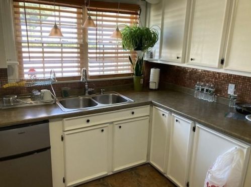 15 Beaufort Cir, Springfield, MA 01104-1505