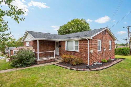 1112 Blue Jay Dr, Pittsburgh, PA 15243-1202