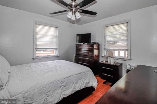 301 Hollywood Dr, Trenton NJ 08609-1805 exterior