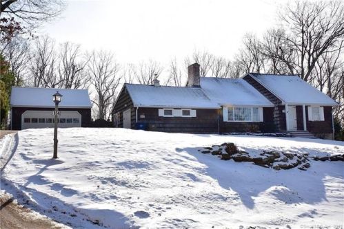 14 Oxbow Dr, Vernon, CT 06066-4313