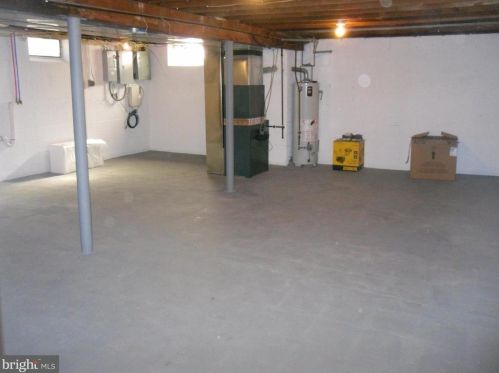 197 Acorn Dr, Warminster PA 18974-3705 exterior