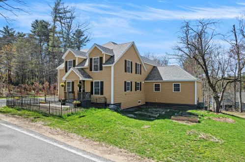 160 Hall Rd, Barrington, NH 03825-3169