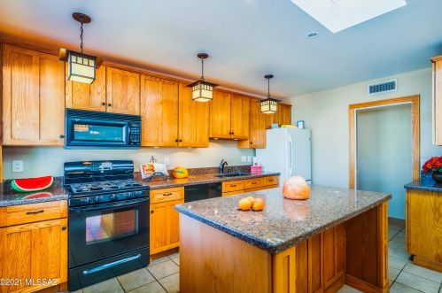 9015 Calle Bolivar, Tucson, AZ 85715-5605