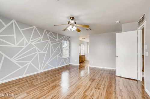 9009 6 St, Phoenix AZ 85020-3502 exterior