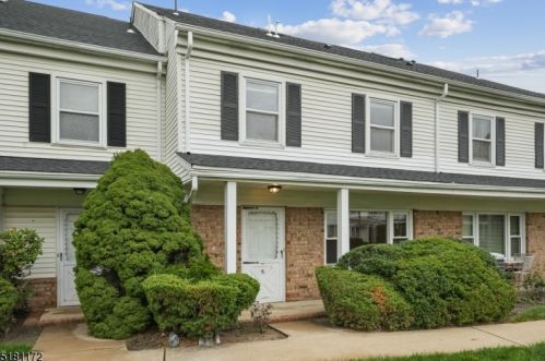 16 Tisbury Ct, Scotch Plains, NJ 07076-3154
