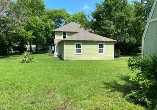 340 Bush Dr, Huntsville TX 77320-3402 exterior