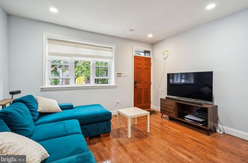 1511 Camac St, Philadelphia PA  19147-6208 exterior