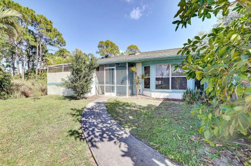 1709 Burlington St, Fort Pierce, FL 34984-3560