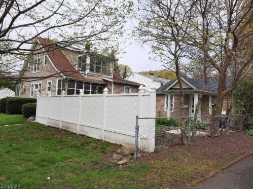 85 8th Ave, Paterson, NJ 07506-1616