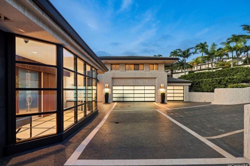 360 Puuikena Dr, Honolulu HI 96821-0025 exterior