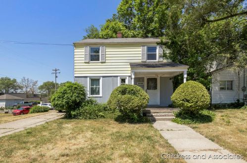 2045 Kalamazoo Ave, Grand Rapids MI 49508-5536 exterior