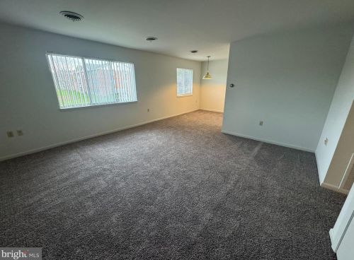 3874 Shadywood Dr, Jefferson, MD 21755-8322