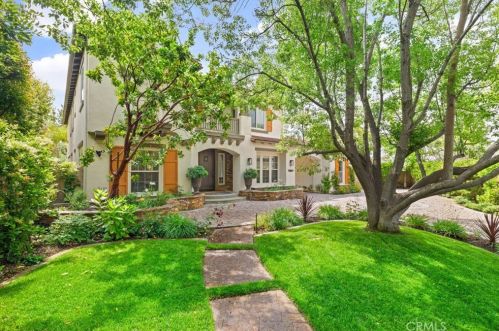 10464 Caribou Way, Tustin CA  92782-1470 exterior