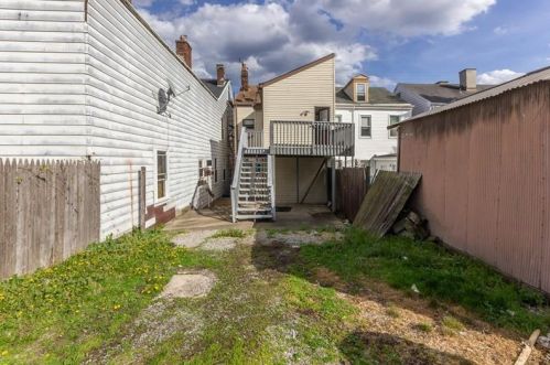 2040 Lowrie St, Pittsburgh, PA 15212-3227