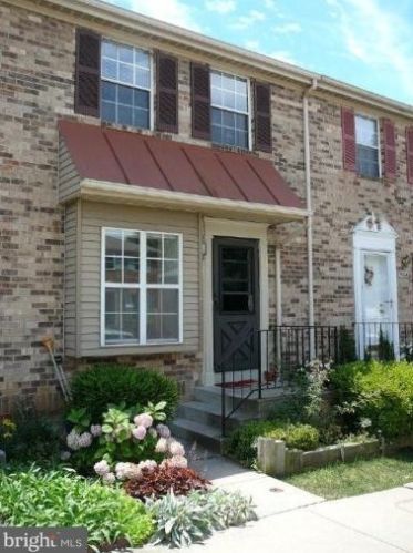 9067 Pickwick Village Ter, Silver Spring MD  20901-3882 exterior