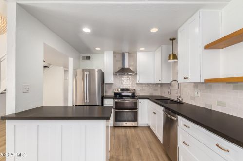 1187 Belmont Ave, Phoenix AZ  85020-4162 exterior