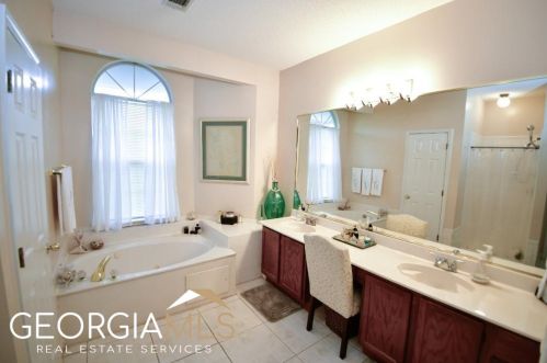 6407 Valerie Blf, Lithonia GA 30058-6185 exterior