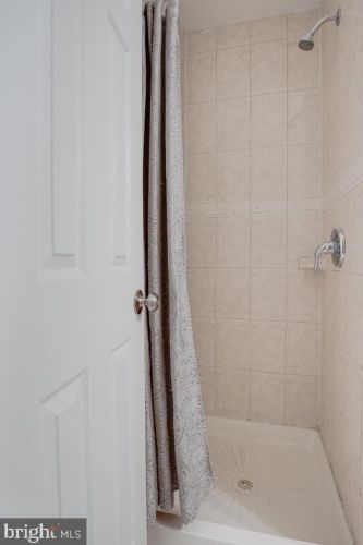 11902 Valleywood Dr, Silver Spring MD 20902-2235 exterior