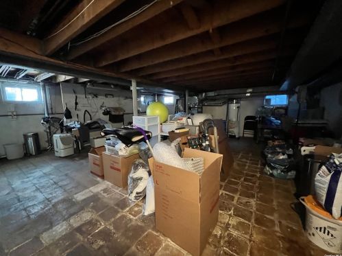 14 Arrowood Ln, Huntington Station NY 11747-1544 exterior