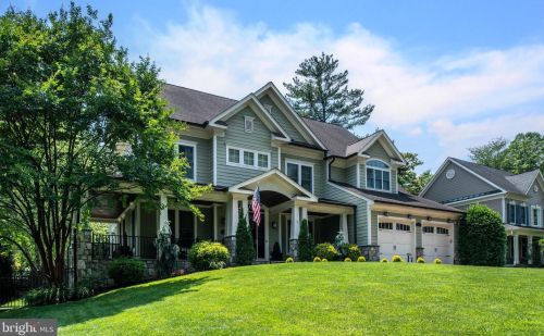 6421 Divine St, Mc Lean VA 22101-4702 exterior