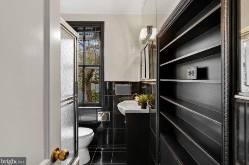 2731 Dumbarton St, Washington DC 20007-3336 exterior