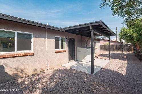 1626 Delaware St, Tucson AZ 85745-2306 exterior