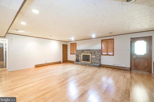 1078 Corn Crib Dr, Huntingdon Valley PA 19006-3306 exterior