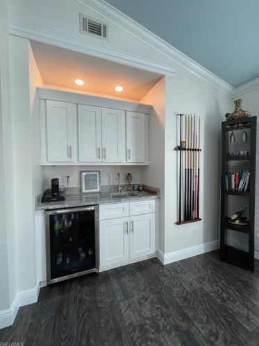 660 Cypress Way, Naples FL 34110-1112 exterior