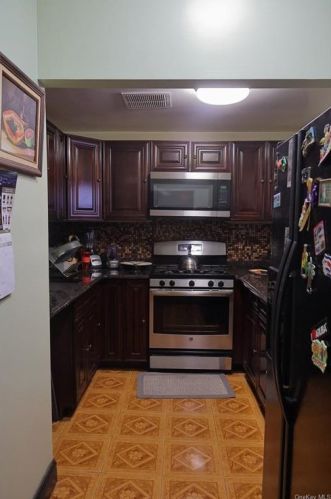 1477 Crotona Pl, Bronx NY 10456-2137 exterior