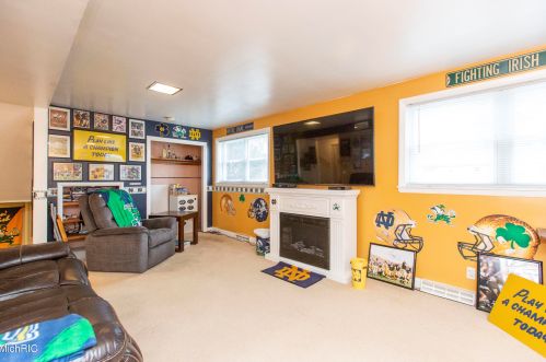 5231 Old Colony Rd, Kalamazoo MI 49008-3216 exterior