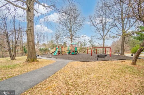 1901 Fallsmead Way, Rockville MD 20854-2640 exterior