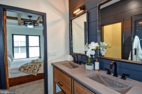 1029 5th St, Washington DC  20002-3533 exterior