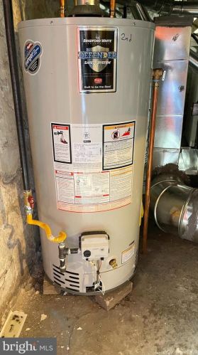 1414 Broad St, Trenton NJ 08610-6036 exterior