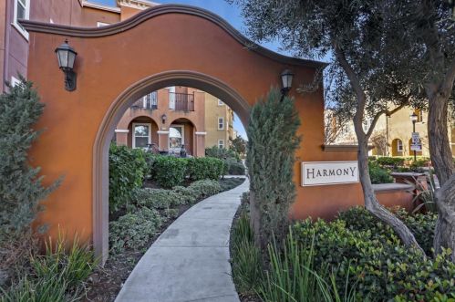 1961 Lee Way, Milpitas CA 95035-9013 exterior