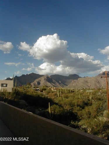 835 Placita Del Mirador, Tucson AZ 85718-1973 exterior