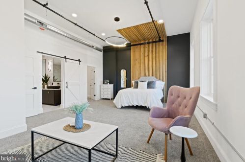 220 Prince St, Lancaster PA 17603-5878 exterior