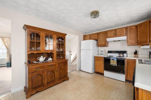 19 Virginia Ave, Woonsocket RI 02895-5630 exterior