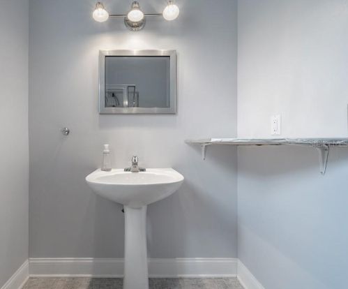 406 Oregon Ave, Tampa FL 33607-2803 exterior