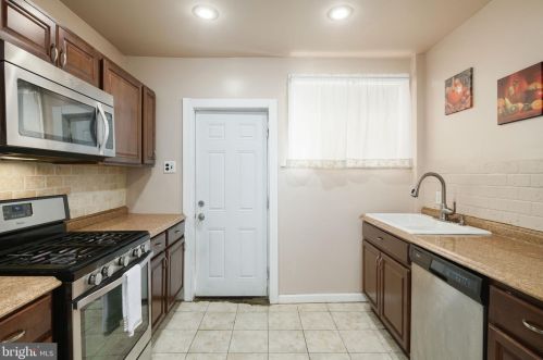 6037 Keystone St, Philadelphia PA 19135-4217 exterior