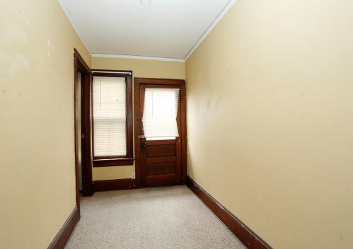 2943 Newhall St, Milwaukee WI 53211-3224 exterior