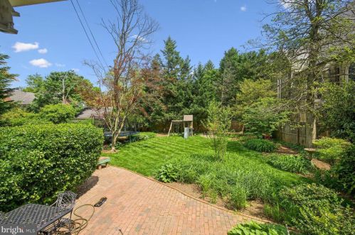 7007 Connecticut Ave, Bethesda MD  20815-4936 exterior