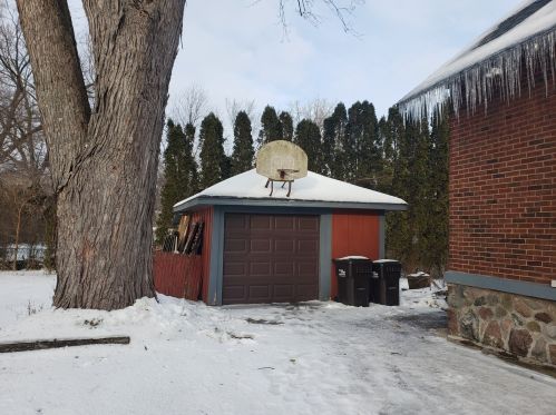 180 Terra Cotta Ave, Bull Valley, IL 60014-3623